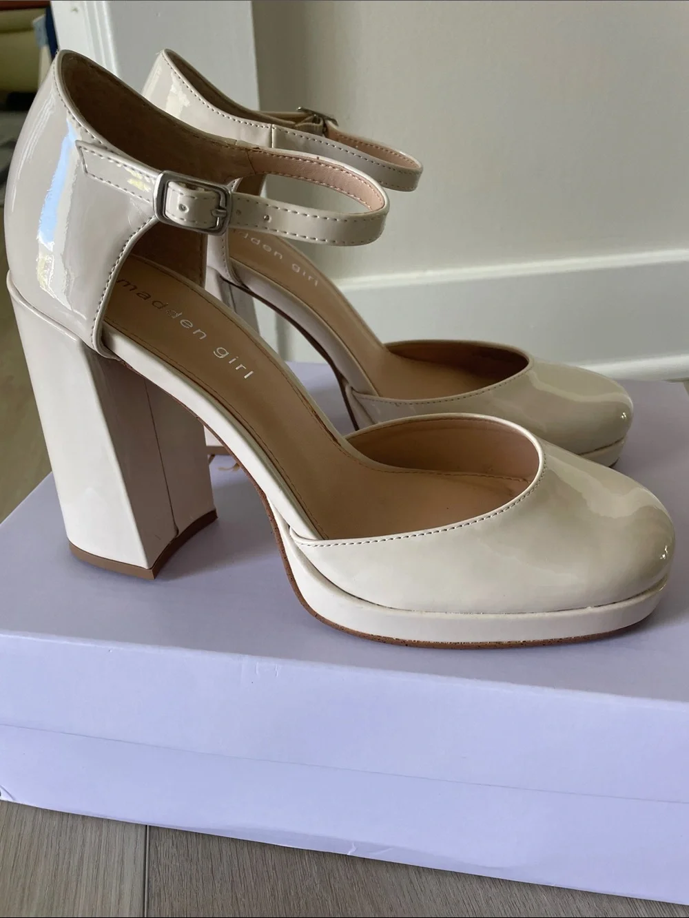 Madden Girl Unaa Bone color Patent Ankle-Strap Platform Block Heels Sz 7